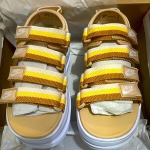 Nike Women’s Icon Classic Sandal